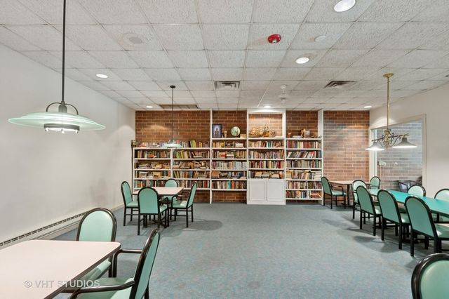 3700 Capri UNIT 607 Court 607, Glenview, IL 60025