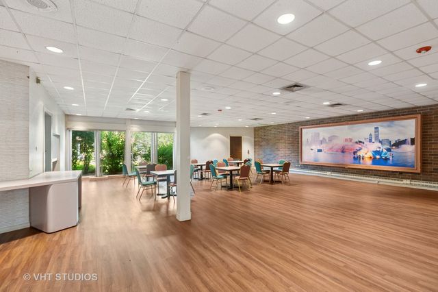 3700 Capri UNIT 607 Court 607, Glenview, IL 60025