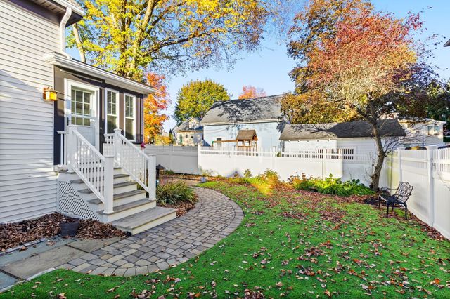 14 Maple Street, Natick, MA 01760