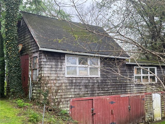 196 Columbia Street, South Kingstown, RI 02879