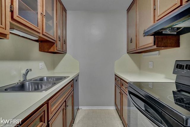 810 Holland Avenue, Port Huron, MI 48060