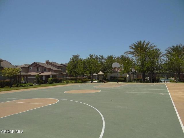 1961 Brookberry Lane, Simi Valley, CA 93065