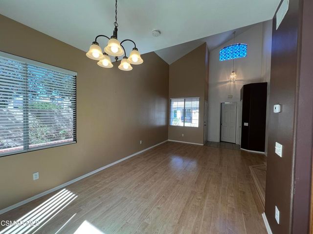 1961 Brookberry Lane, Simi Valley, CA 93065