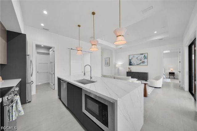 106 NE 11th TER, Cape Coral, FL 33909