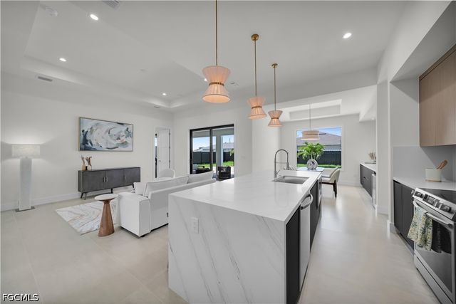 106 NE 11th TER, Cape Coral, FL 33909
