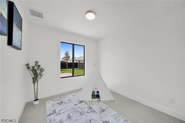 106 NE 11th TER, Cape Coral, FL 33909