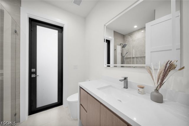 106 NE 11th TER, Cape Coral, FL 33909