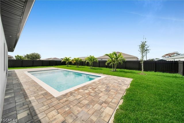 106 NE 11th TER, Cape Coral, FL 33909
