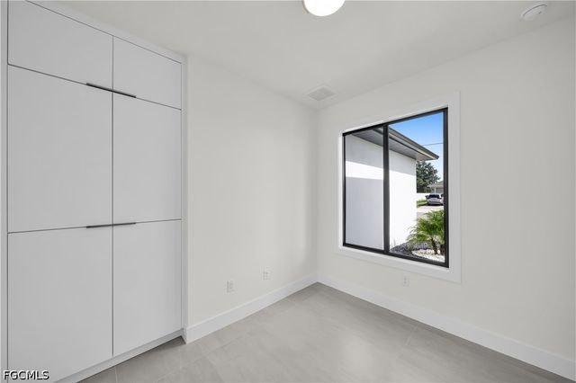 106 NE 11th TER, Cape Coral, FL 33909