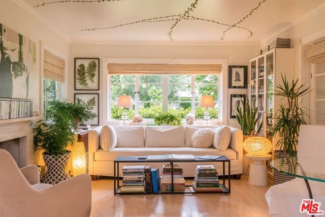 5233 Village, Los Angeles, CA 90016