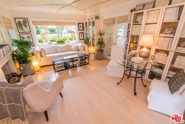 5233 Village, Los Angeles, CA 90016