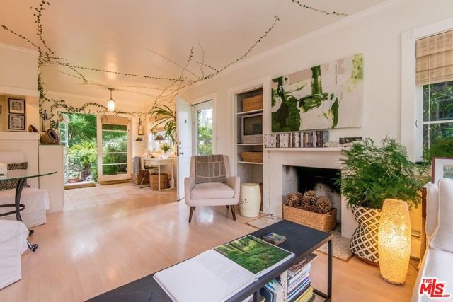 5233 Village, Los Angeles, CA 90016