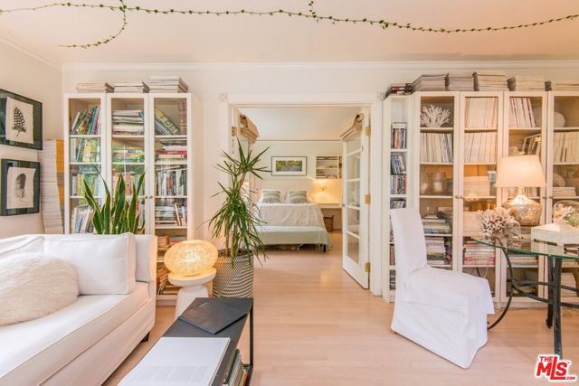 5233 Village, Los Angeles, CA 90016