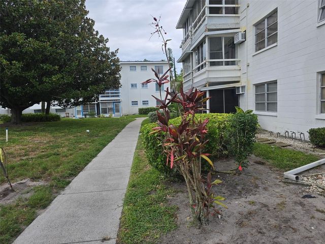 2007 SUNSET DRIVE E5, Bradenton, FL 34207