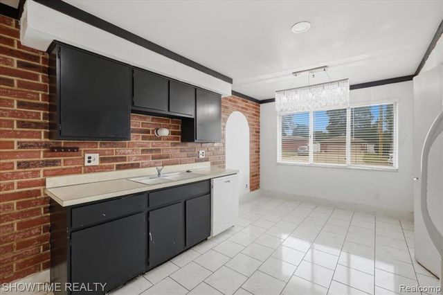 4922 Sanford Drive, Sterling Heights, MI 48310