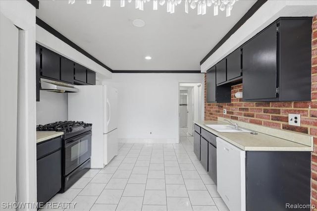 4922 Sanford Drive, Sterling Heights, MI 48310