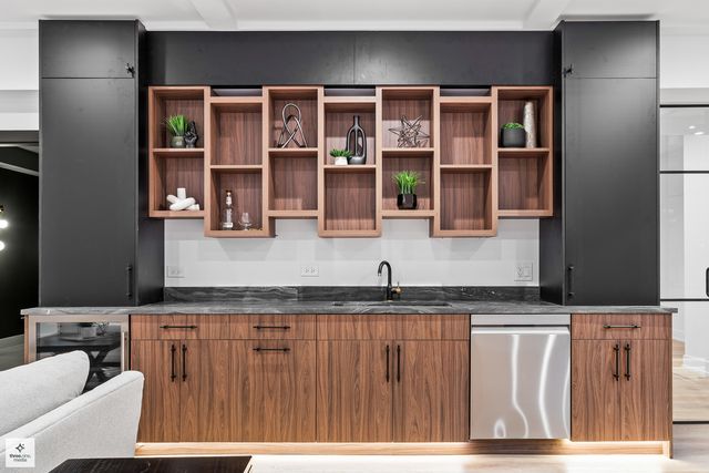 3005 Highland Road, Northbrook, IL 60062