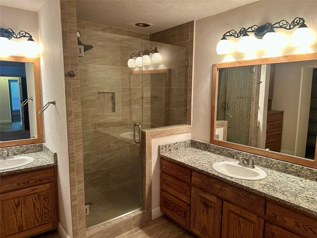 4200 Los Robles Drive, Plano, TX 75074