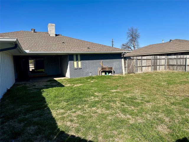 4200 Los Robles Drive, Plano, TX 75074