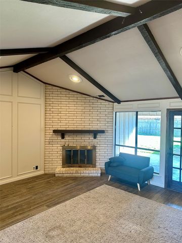 4200 Los Robles Drive, Plano, TX 75074