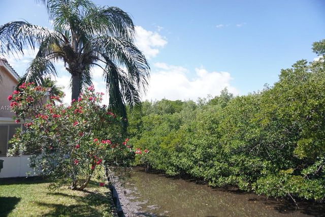 1057 SE 6th Ave, Dania Beach, FL 33004