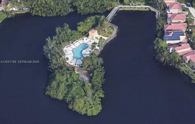 1057 SE 6th Ave, Dania Beach, FL 33004