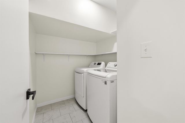 261 SUNSET KEY, Secaucus, NJ 07094