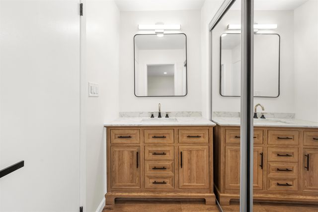 261 SUNSET KEY, Secaucus, NJ 07094