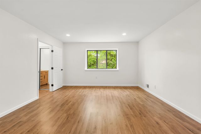 261 SUNSET KEY, Secaucus, NJ 07094
