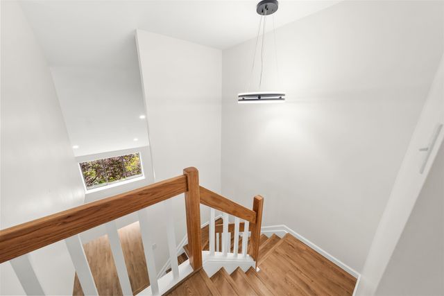 261 SUNSET KEY, Secaucus, NJ 07094