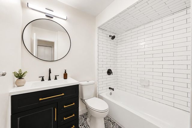 261 SUNSET KEY, Secaucus, NJ 07094