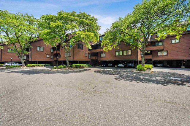 261 SUNSET KEY, Secaucus, NJ 07094