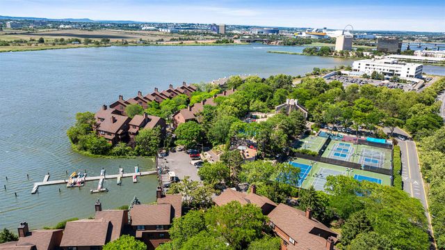261 SUNSET KEY, Secaucus, NJ 07094