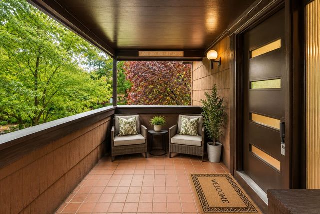 261 SUNSET KEY, Secaucus, NJ 07094