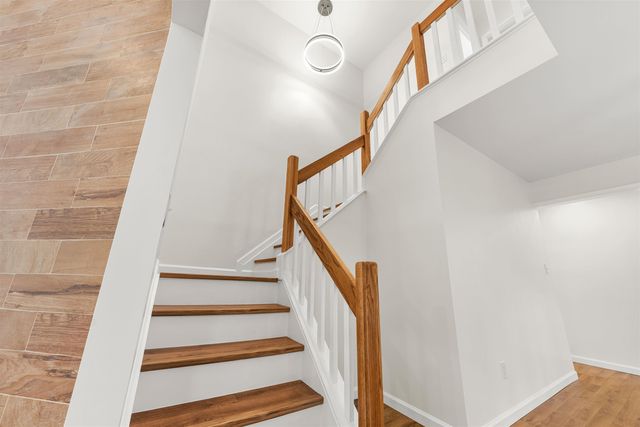 261 SUNSET KEY, Secaucus, NJ 07094