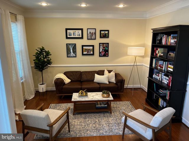 46812 BACKWATER DR, Sterling, VA 20164