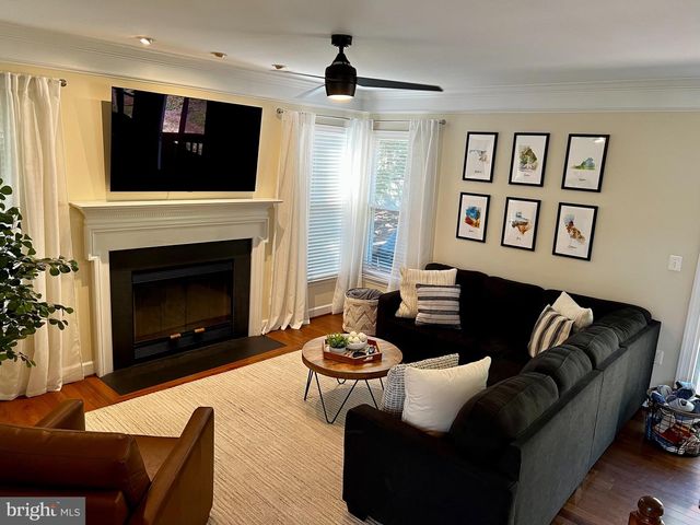 46812 BACKWATER DR, Sterling, VA 20164