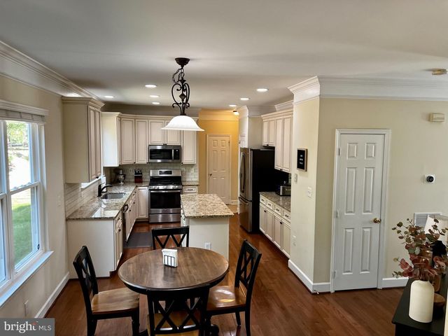 46812 BACKWATER DR, Sterling, VA 20164