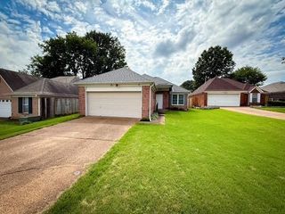 901 TIMBER GROVE DR, Memphis, TN 38018