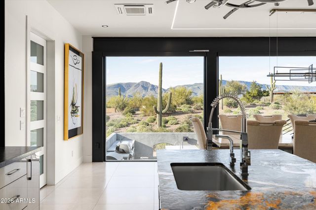 39402 N 67TH Place, Cave Creek, AZ 85331