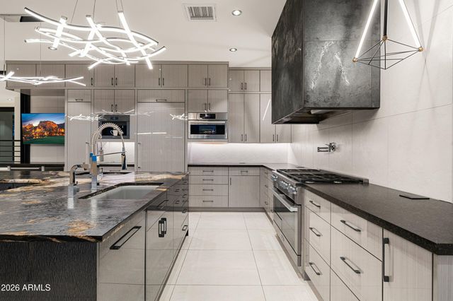 39402 N 67TH Place, Cave Creek, AZ 85331