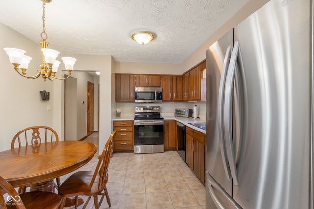 1733 Sycamore Drive, Plainfield, IN 46168