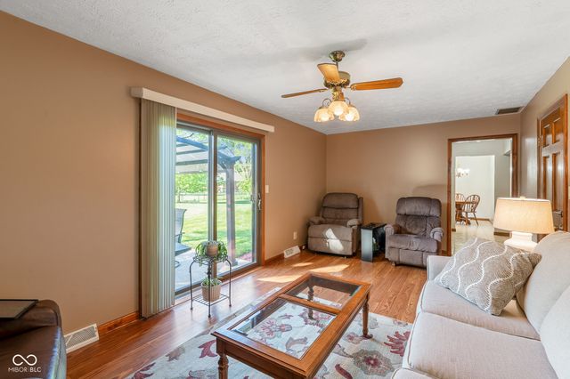 1733 Sycamore Drive, Plainfield, IN 46168