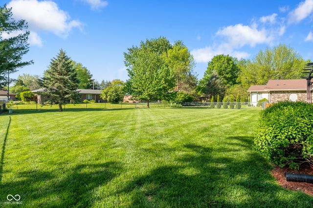 1733 Sycamore Drive, Plainfield, IN 46168