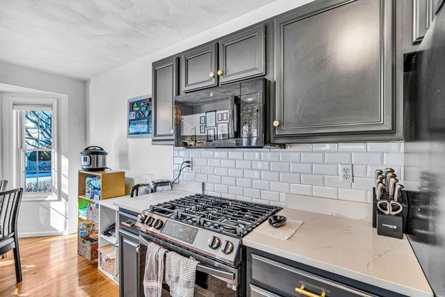 555 Main St 8, Woburn, MA 01801