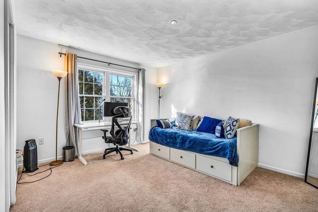 555 Main St 8, Woburn, MA 01801