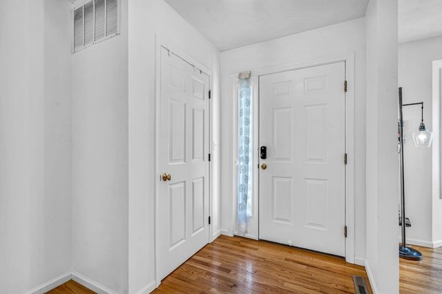 555 Main St 8, Woburn, MA 01801