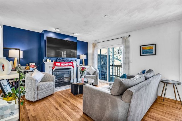 555 Main St 8, Woburn, MA 01801