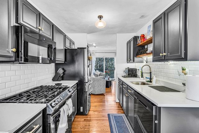 555 Main St 8, Woburn, MA 01801
