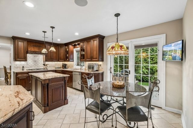 12 Troy Dr, Livingston Twp., NJ 07039